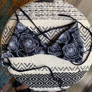 MOVING SALE RVCA bikini top s